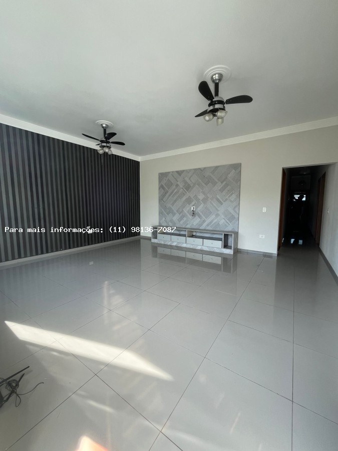 Casa para alugar com 2 quartos, 493m² - Foto 2