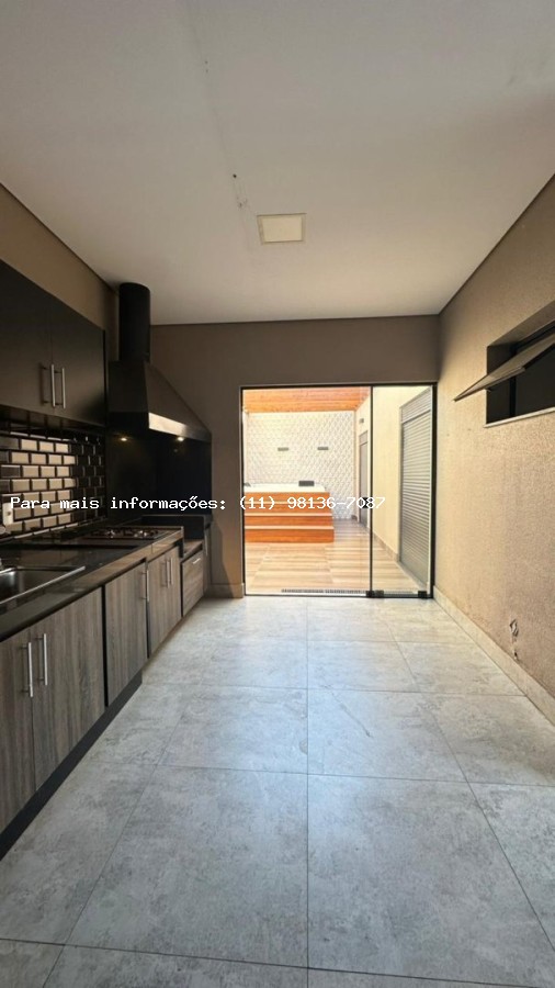 Casa para alugar com 3 quartos, 300m² - Foto 6