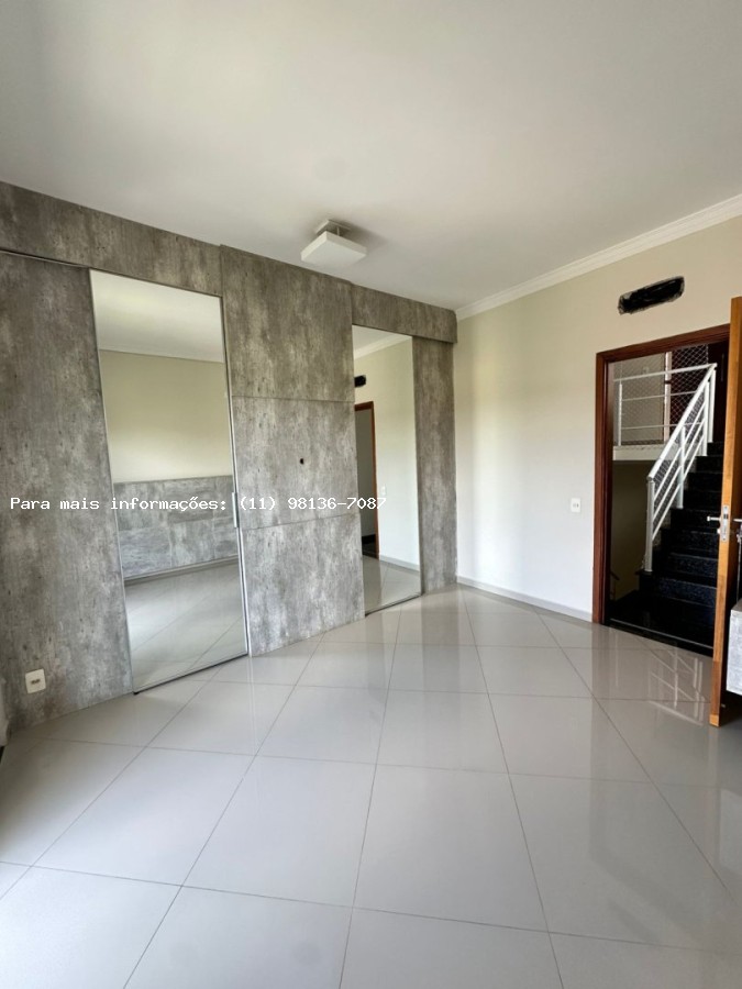 Casa à venda com 3 quartos, 300m² - Foto 13