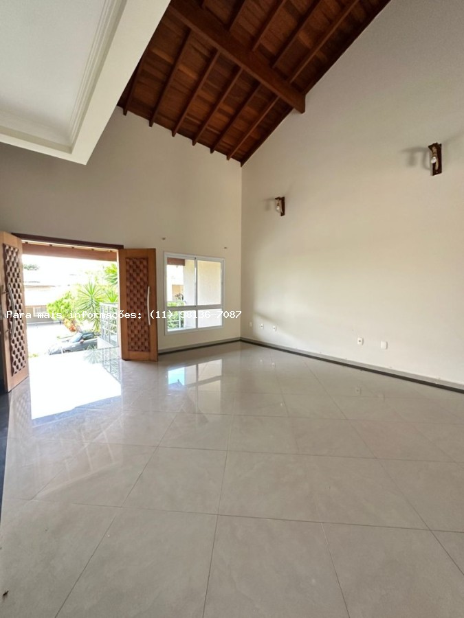 Casa à venda com 3 quartos, 300m² - Foto 3