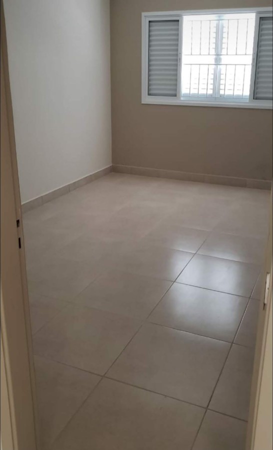 Casa para alugar com 3 quartos, 300m² - Foto 3