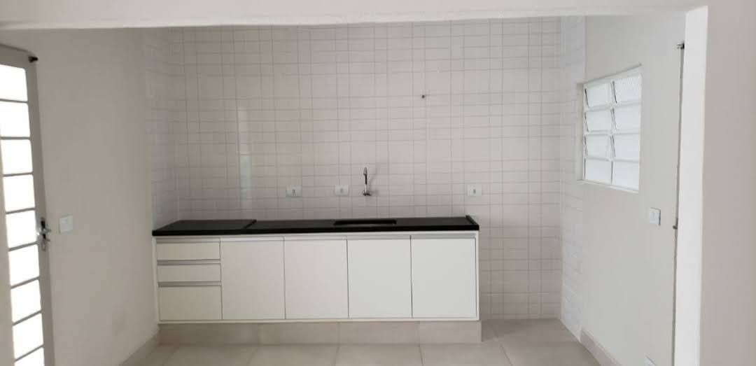 Casa para alugar com 3 quartos, 300m² - Foto 5