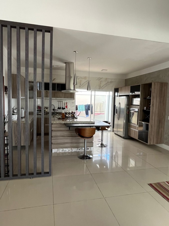 Casa à venda com 3 quartos, 420m² - Foto 3